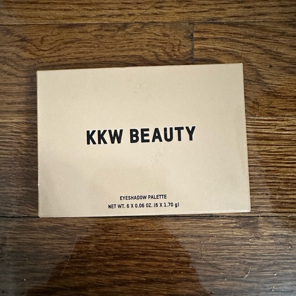 KKW GLITZ AND GLAM PALETTE - Picture 2 of 6